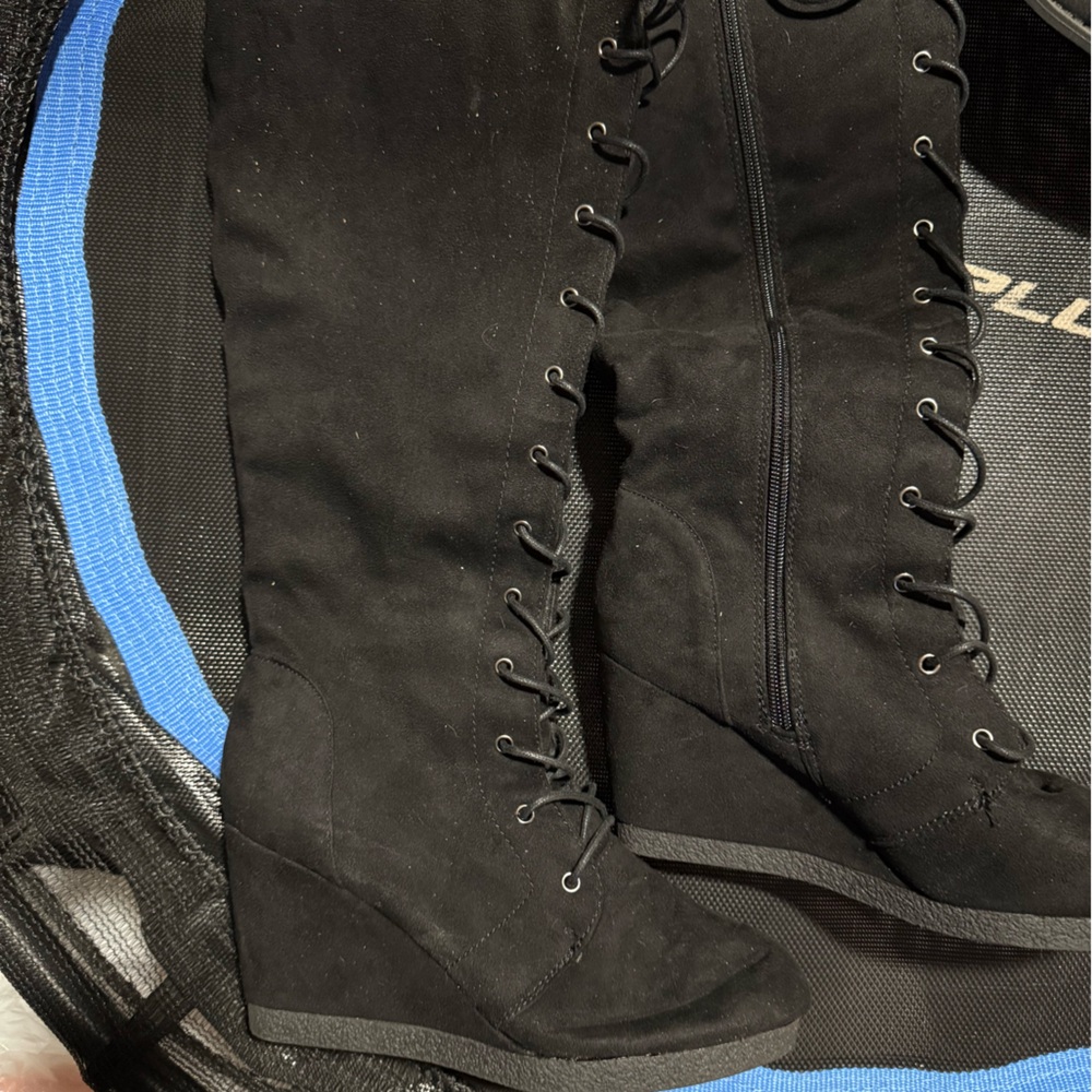 Stylish Black Wedge Boots